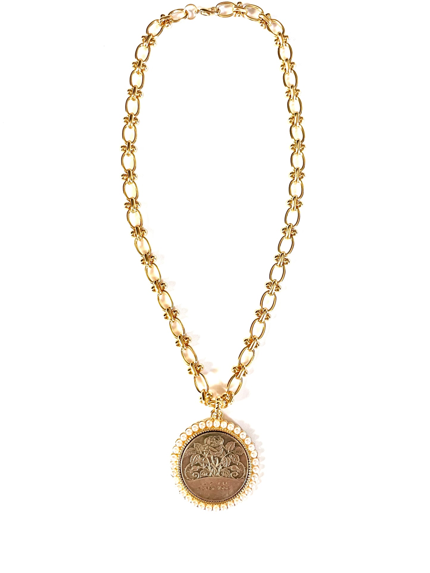 Chunky Chain with a Pearl Coin Pendant