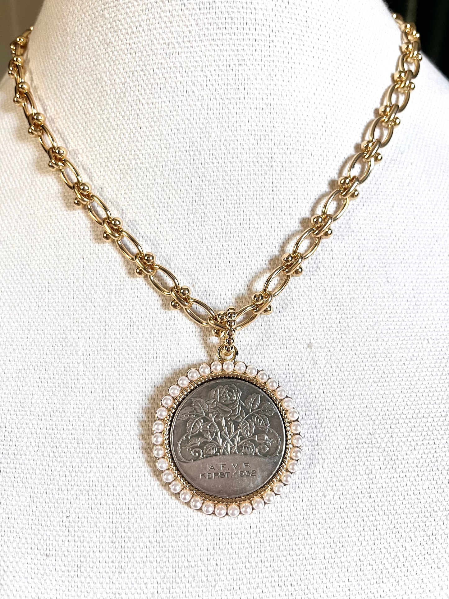 Chunky Chain with a Pearl Coin Pendant